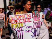 Pro-choice demonstration, Chicago 15 July 2019, (Photo by Charles Edward Miller, CC BY-SA 2.0 , via Wikimedia Commons)