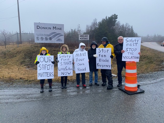 Protestors at Donkin Mine 16 January 2022
