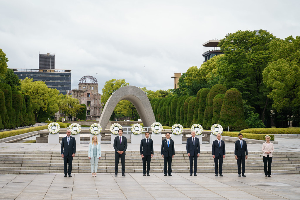 G7 leaders laying wreaths in Hiroshima
